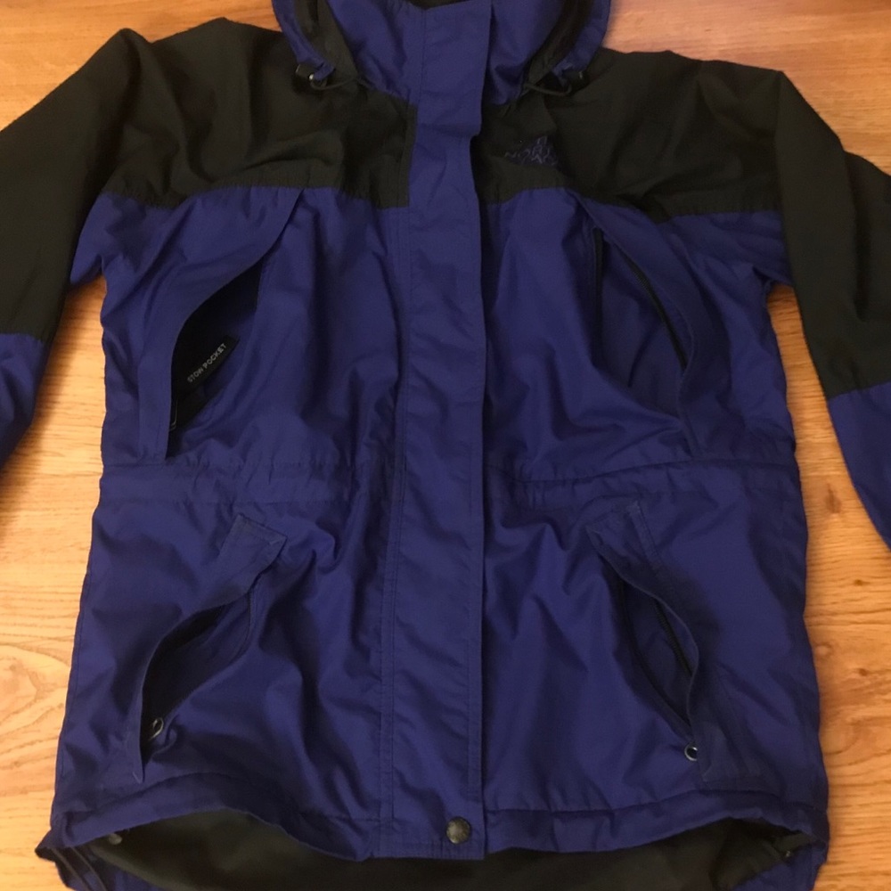 The North Face Rain Jacket - Throwback - image 5